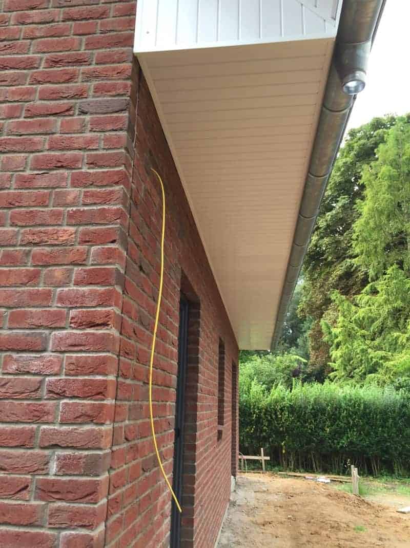 Dachüberstand - Aus Kunststoff oder Holz?