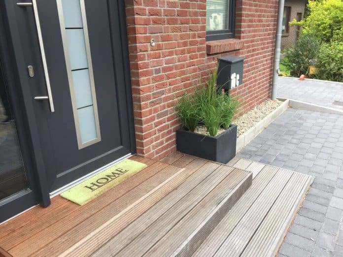 Hauseingang gestalten - Treppe vom Eingangsbereich außen gestalten