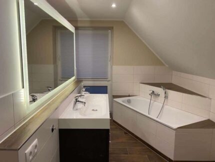 Badezimmer und Gäste WC streichen - Dieses Mal durften die Profis ran