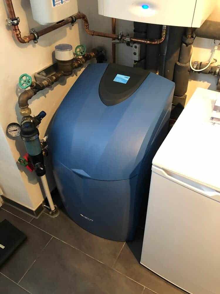 der wasserenthärter von bwt steht bei uns im hauswirtschaftsraum und benötigt etwa den platz wie eine waschmaschine der wasserenthärter von bwt steht bei uns im hauswirtschaftsraum und benötigt etwa den platz wie eine waschmaschine