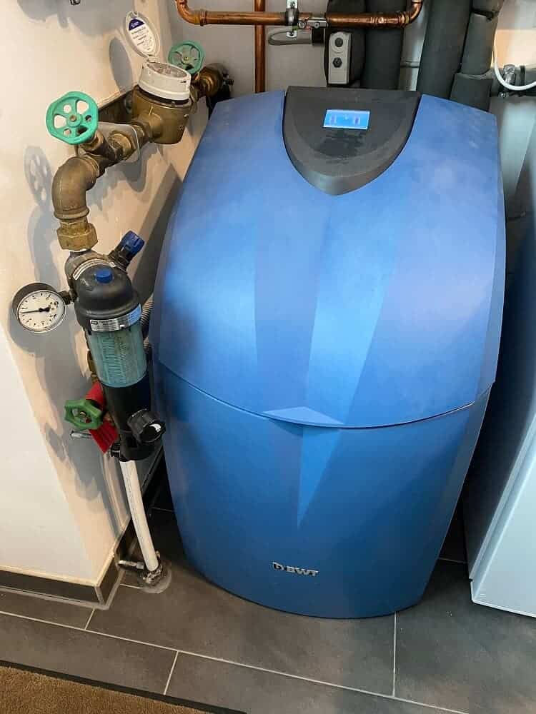 unsere enthärtungsanlage war nicht ganz günstig filtert uns nun aber zuverlässig das wasser und schont unsere elektrogeräte vor kalk unsere enthärtungsanlage war nicht ganz günstig filtert uns nun aber zuverlässig das wasser und schont unsere elektrogeräte vor kalk