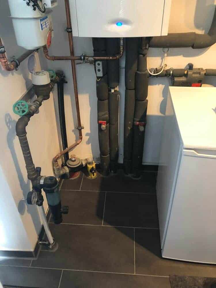 wir haben direkt am wasseranschluss des hauses platz für unsere bwt enthärtungsanlage gemacht wir haben direkt am wasseranschluss des hauses platz für unsere bwt enthärtungsanlage gemacht