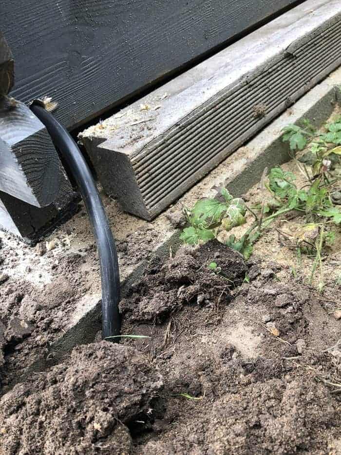Strom im Garten Erdkabel verlegen für die Ladestation