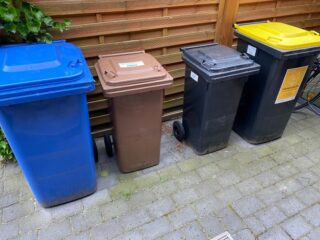 Mülltonnen FAQ - Beantragen, Kosten, Größen, Maße und vieles mehr