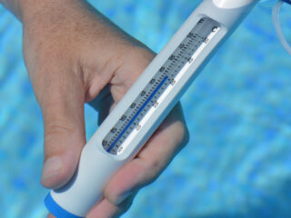 Pooltemperatur - Wir geben Tipps für Babys, Kinder, Erwachsene und ältere Leute zur optimalen Pooltemperatur
