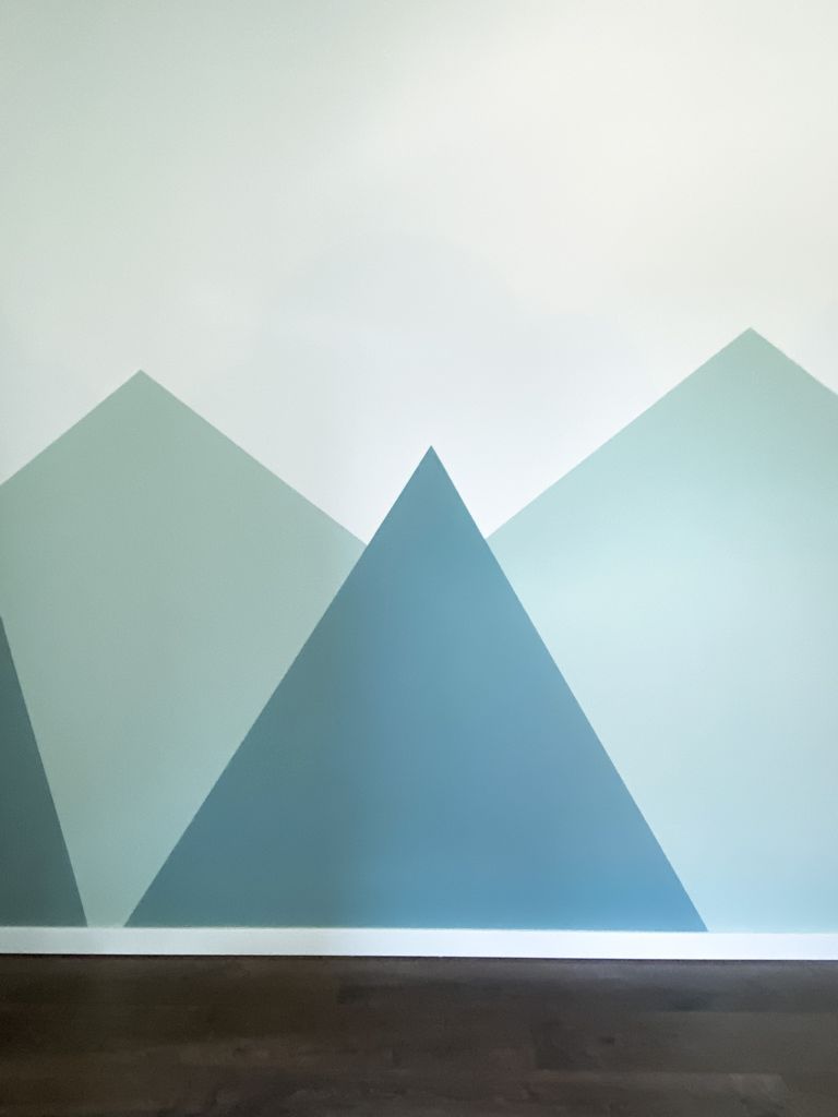 Wandgestaltung Kinderzimmer - Wir haben uns an einer Wand für Berge entschieden und die Wand entsprechend gestrichen